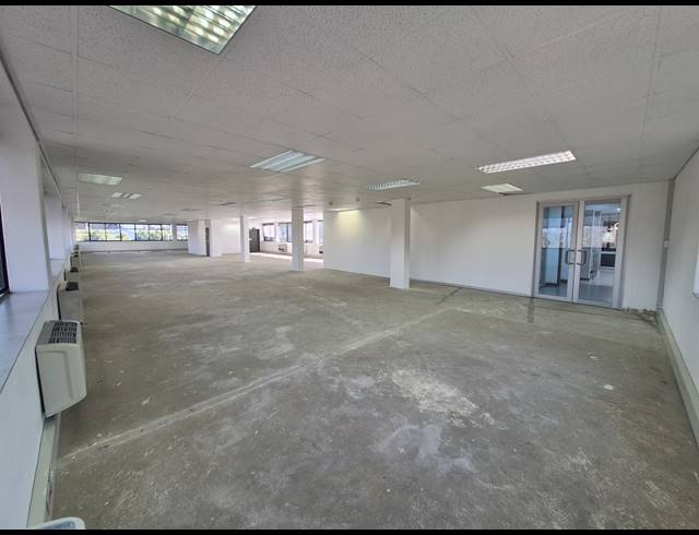 395M² OFFICE TO LET IN WOODMEAD